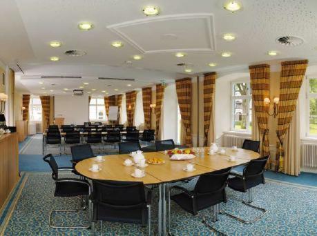 Isny im Allgäu Schloss Neutrauchburg מראה חיצוני תמונה
